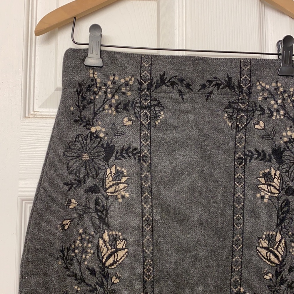 Max Studio Knit Skirt - Picture 2 of 8